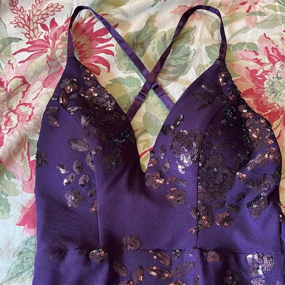 SPEECHLESS sz 3 Long Maxi Gown Spaghetti Strap Sequin Netting Monochrome $89 NEW - Picture 16 of 16